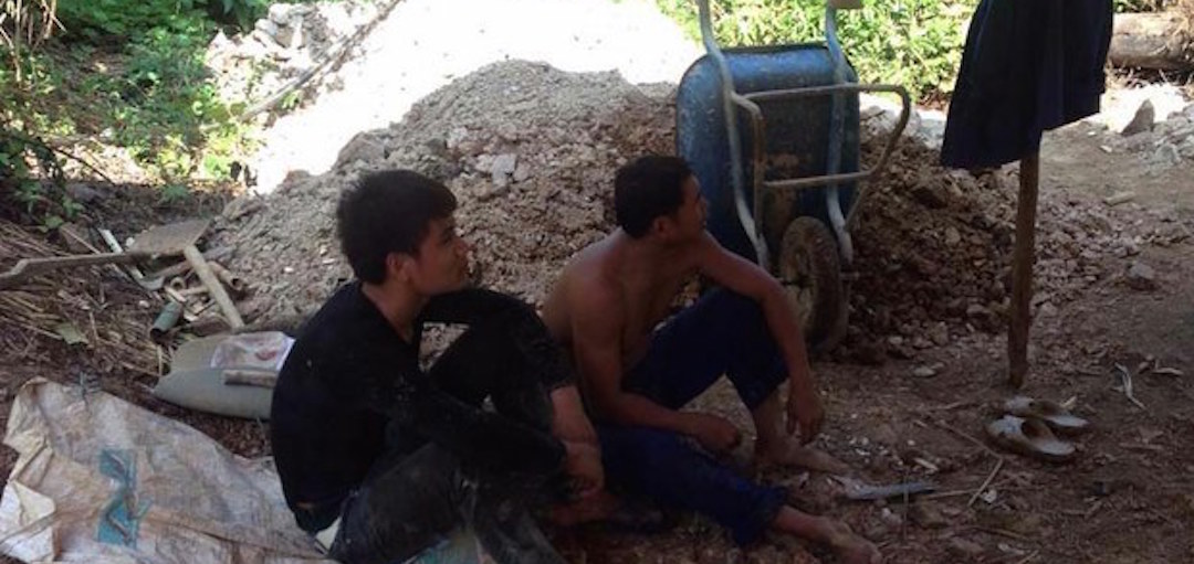 Vietnamese mine operators in Cambodia