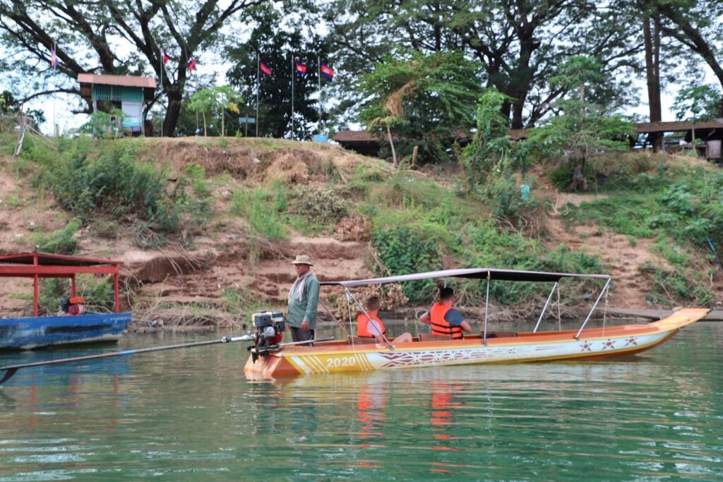 dolphin Anlong Chheuteal